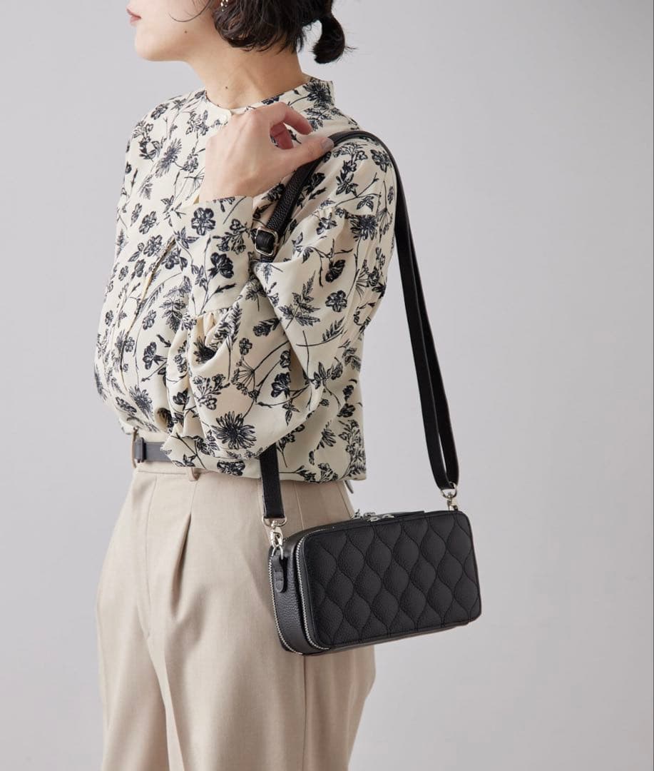 キツネさん刺繍 ショルダーバッグ