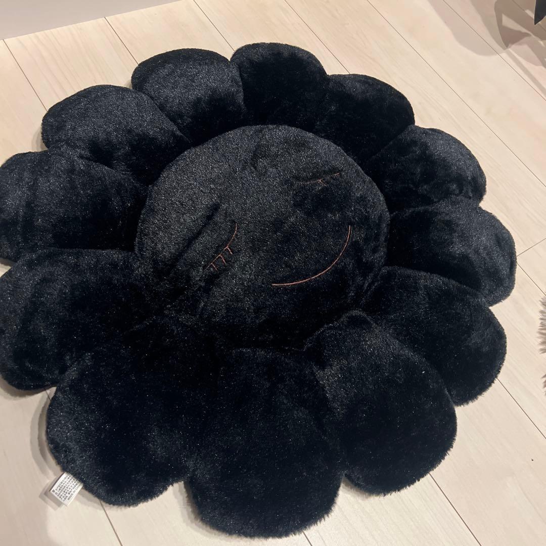 カイカイキキ　村上隆　クッション