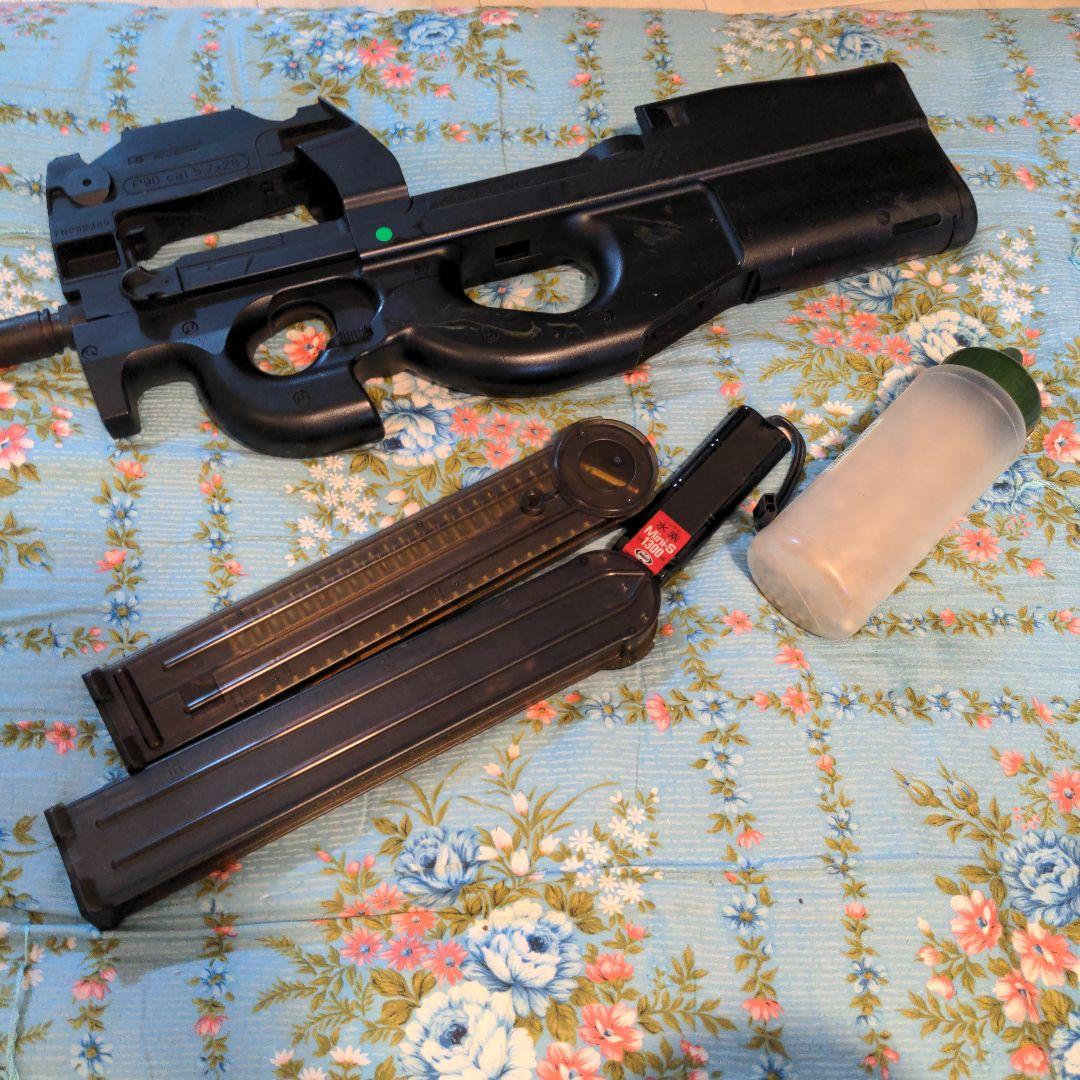 東京マルイ　P90 モデルガン 5.7x28mm 黒　GGO　レン