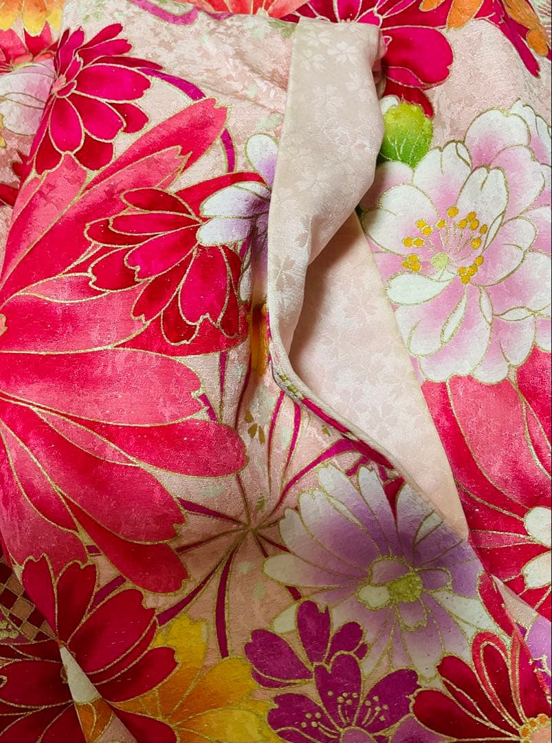 振袖 ピンク系 淡いピンク 銀通し 刺繍 牡丹 桜 リボン 鞠柄 正絹