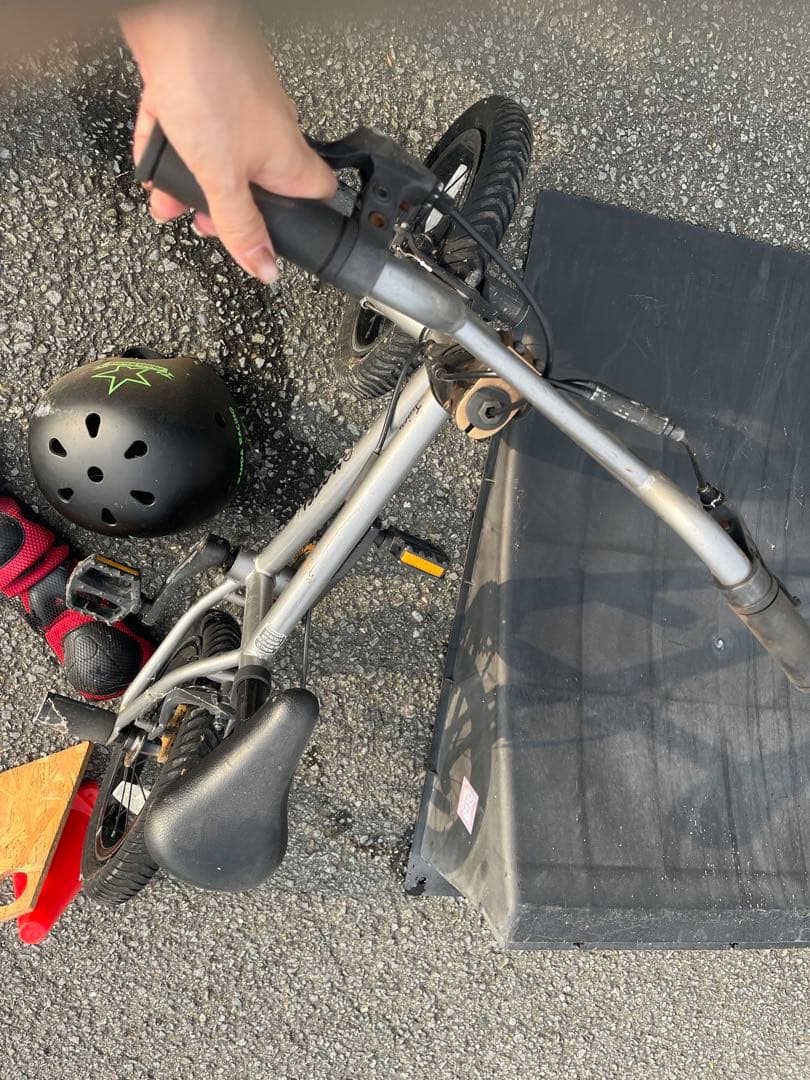 ジャンク品 MOTEL WORKS BMX ジャンプ台三角コーンヘルメット膝当て