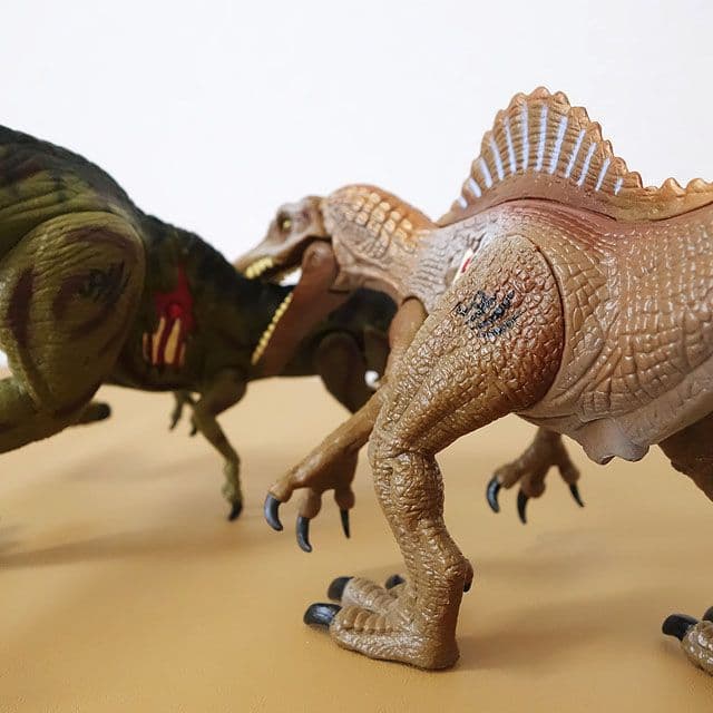 ジュラシックパーク Tレックスvsスピノサウルスセット　ワールド
