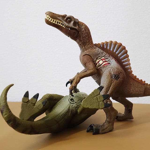ジュラシックパーク Tレックスvsスピノサウルスセット　ワールド