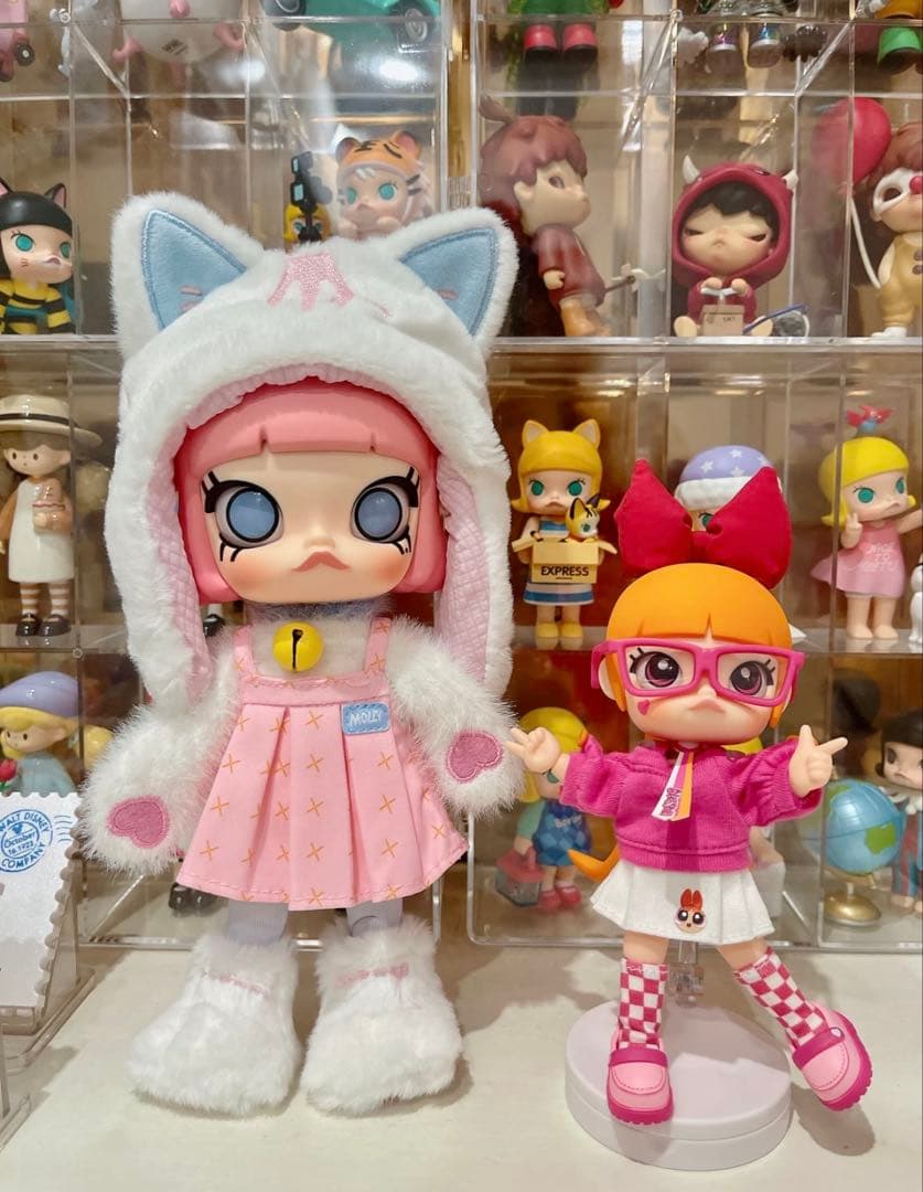 POPMART Molly Peekaboo 1/8スケール フィギュア