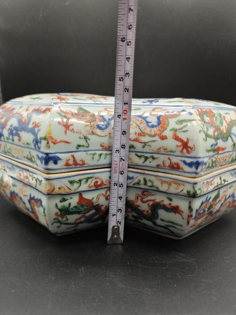 大明隆慶年製五彩双龍紋蓋箱 官窯物(E-20)