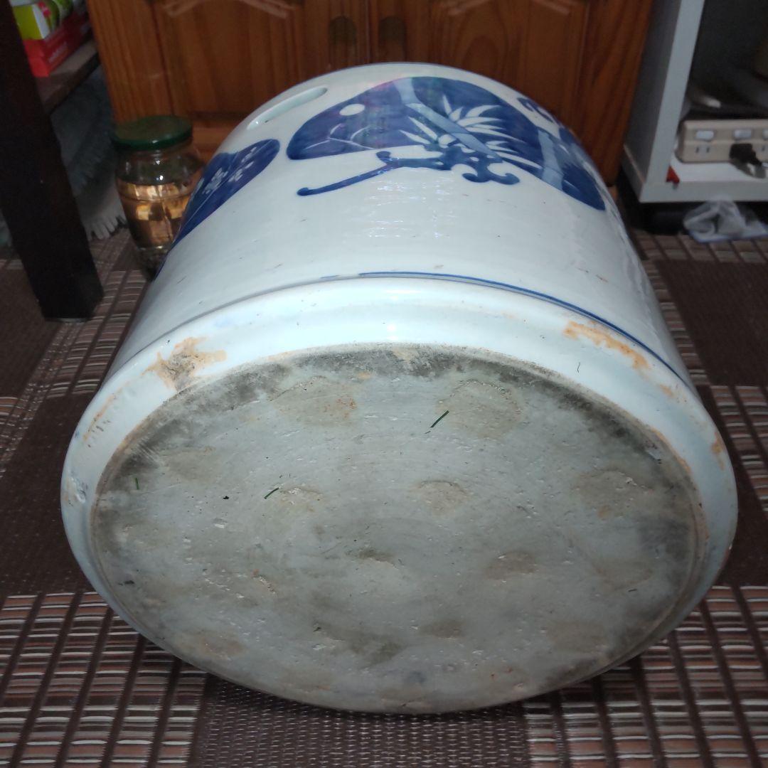 青い鳥と花模様の陶器火鉢