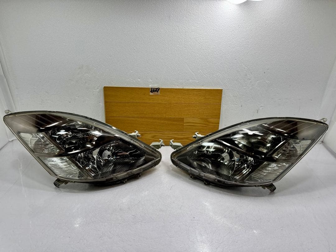 ZGM10 ANM10 トヨタ アイシス 純正 ヘッドライト HID 左右セット トヨタ アイシス ISIS 純正 ヘッドライト HID 右左セット 44-72 - メルカリ
