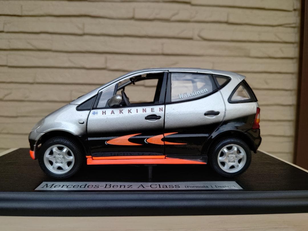1/18 メルセデスベンツコレクション A クラス(フォーミュラ1デザイン)