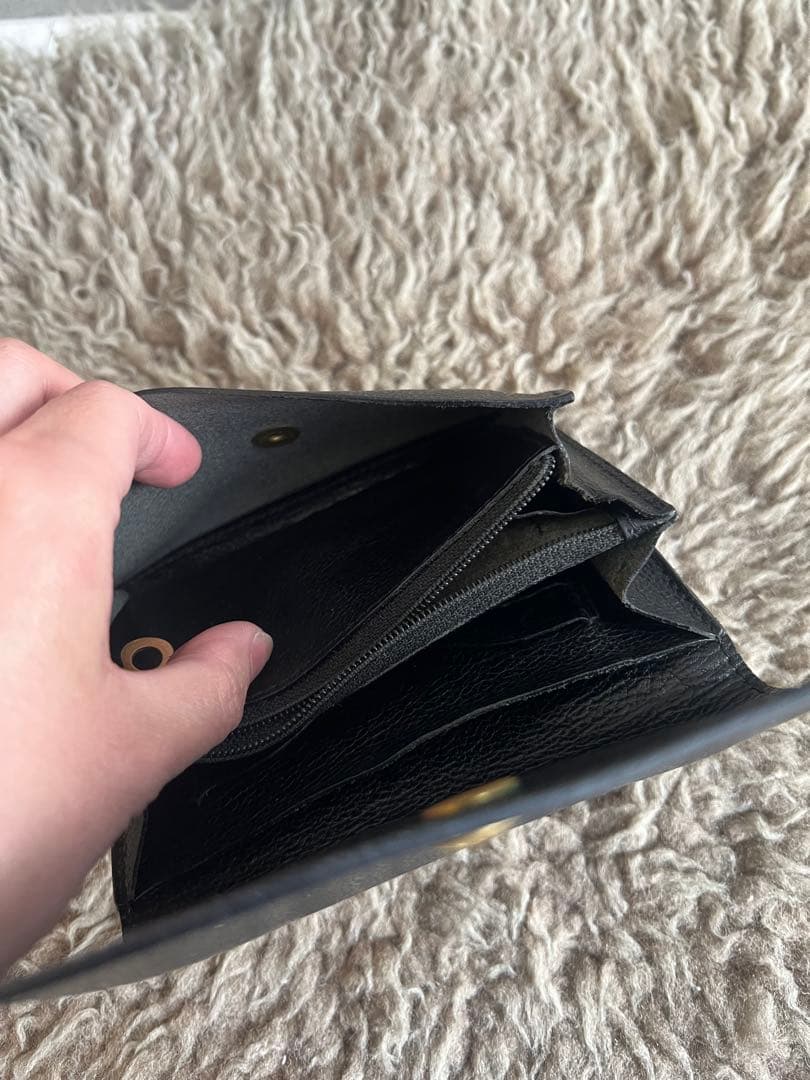 IL BISONTE ブラックレザー 二つ折り財布