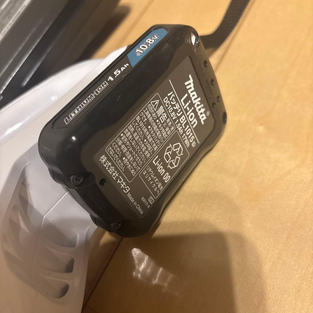 美品☆マキタ コードレス掃除機 CL107FD 紙パック式 10.8V 充電器付