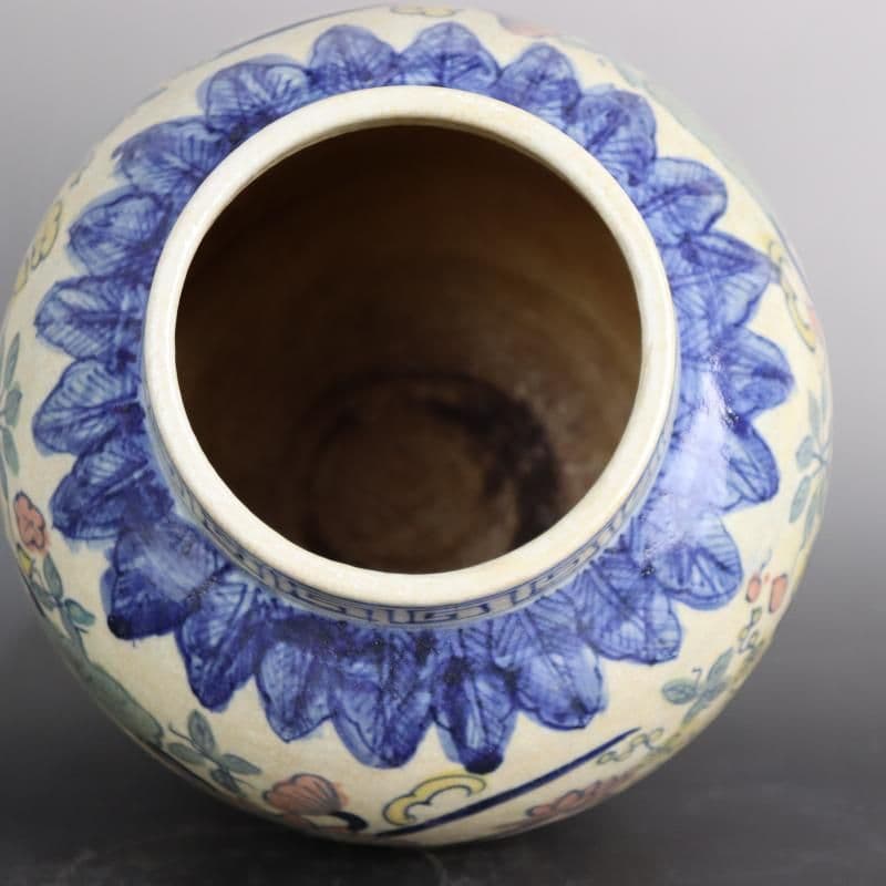 明嘉靖青花斗彩蓮花魚紋缶 景徳鎮 陶磁器 装飾品 現代工芸品 美術品 置物