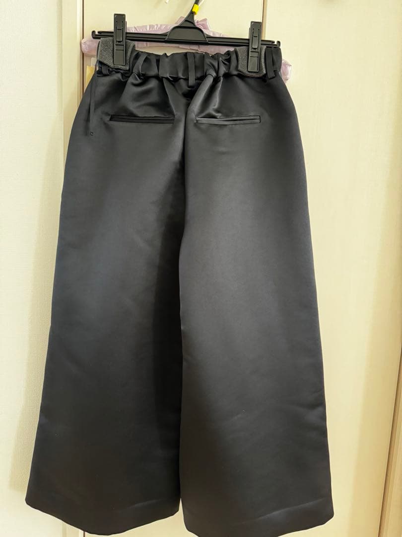 heve. サテンフレアガウチョパンツネイビー