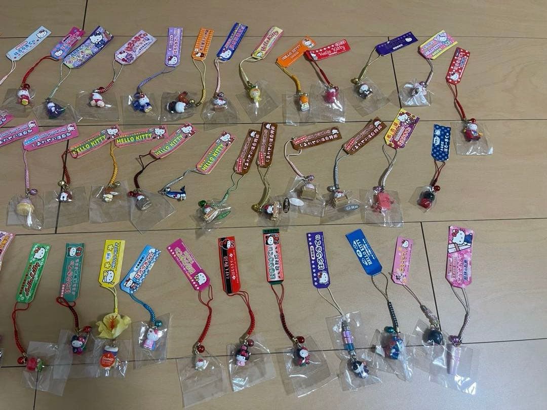 激レア⁉︎ハローキティ　ご当地キティ　根付ストラップ102個セット