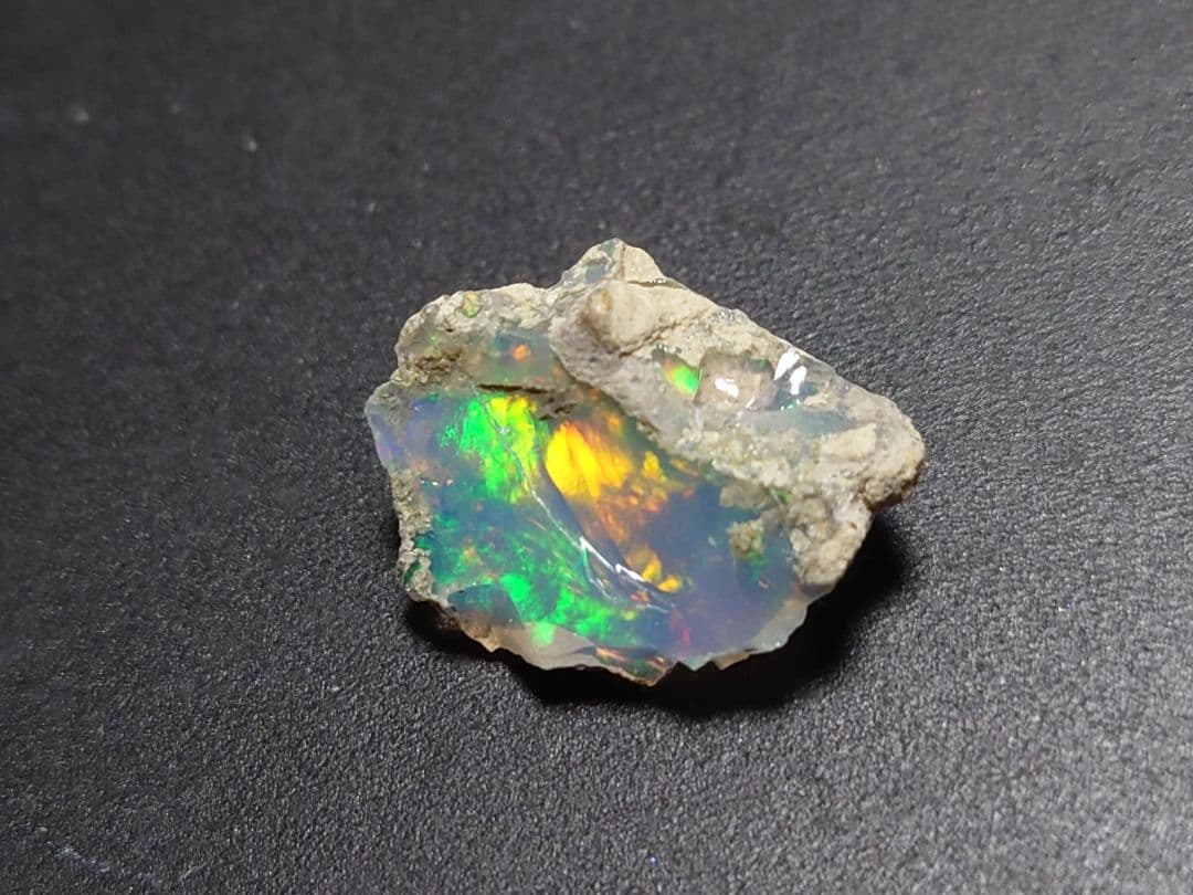 エチオピアオパールウェロ産 ジュエリー グレード 鉱物標本 原石