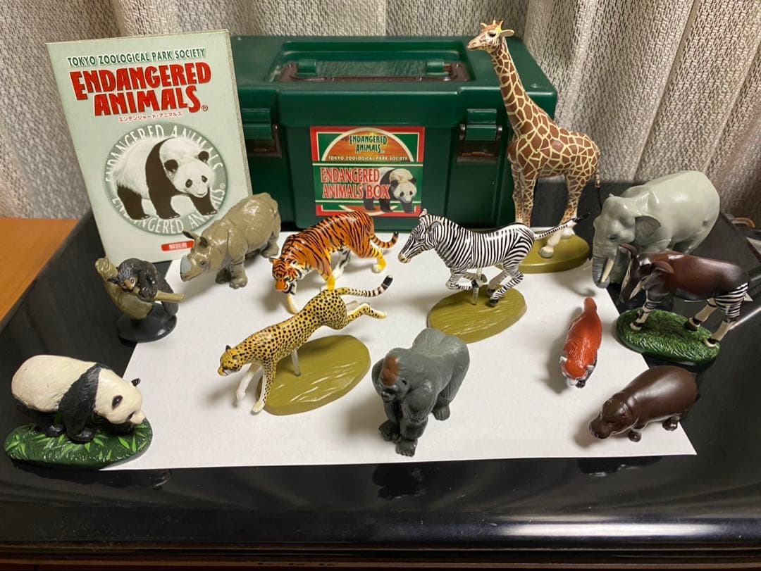 カロラータ　エンデンジャード・アニマルズ・ボックス　フィギュア(即購入可能)