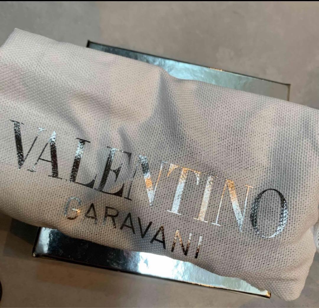 新品未使用箱付き★バレンティノ★AirPodsケース