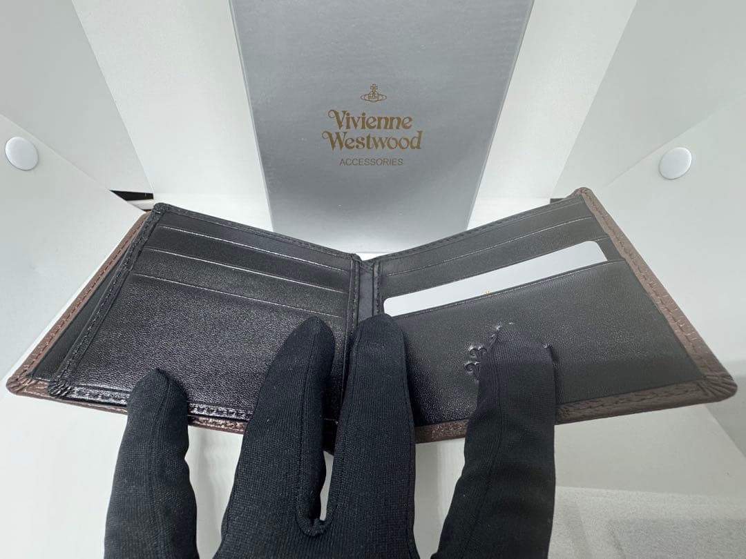 【新品未使用】Vivienne Westwood ブラウン 二つ折り財布