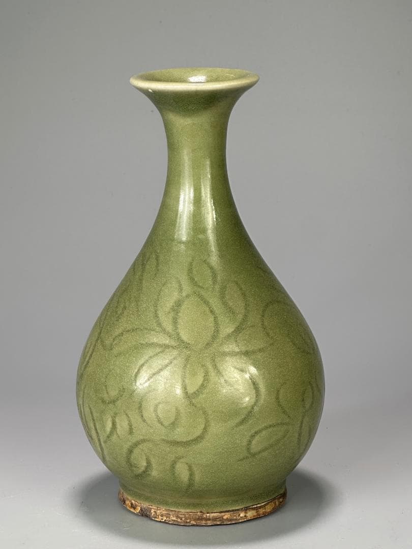 中国美術　明朝　明時代　龍泉窯　花卉文瓶　花瓶花器　花入　唐木台　時代共箱　唐物