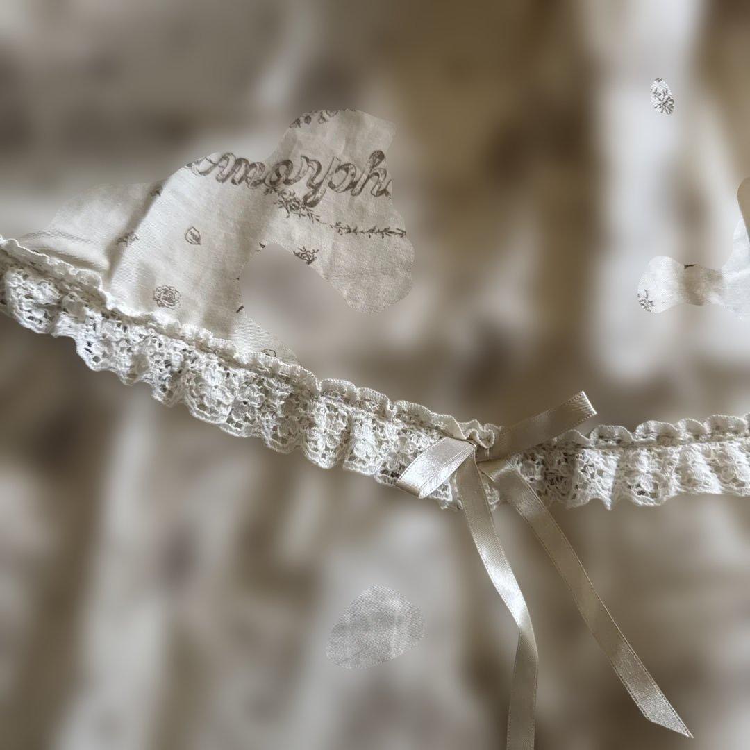 morphose ブーケロゴ柄　生成りスカート