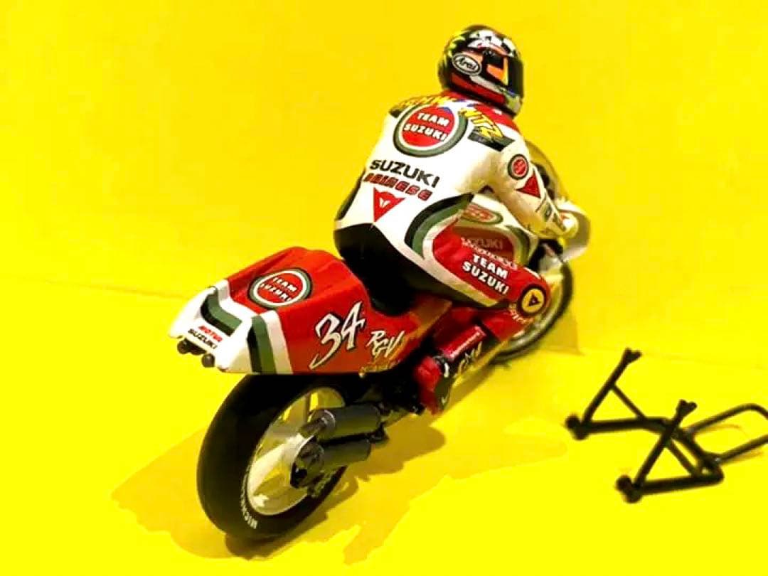絶版限定スズキRGV500#34ケビン.シュワンツモデル未展示品☆1/24