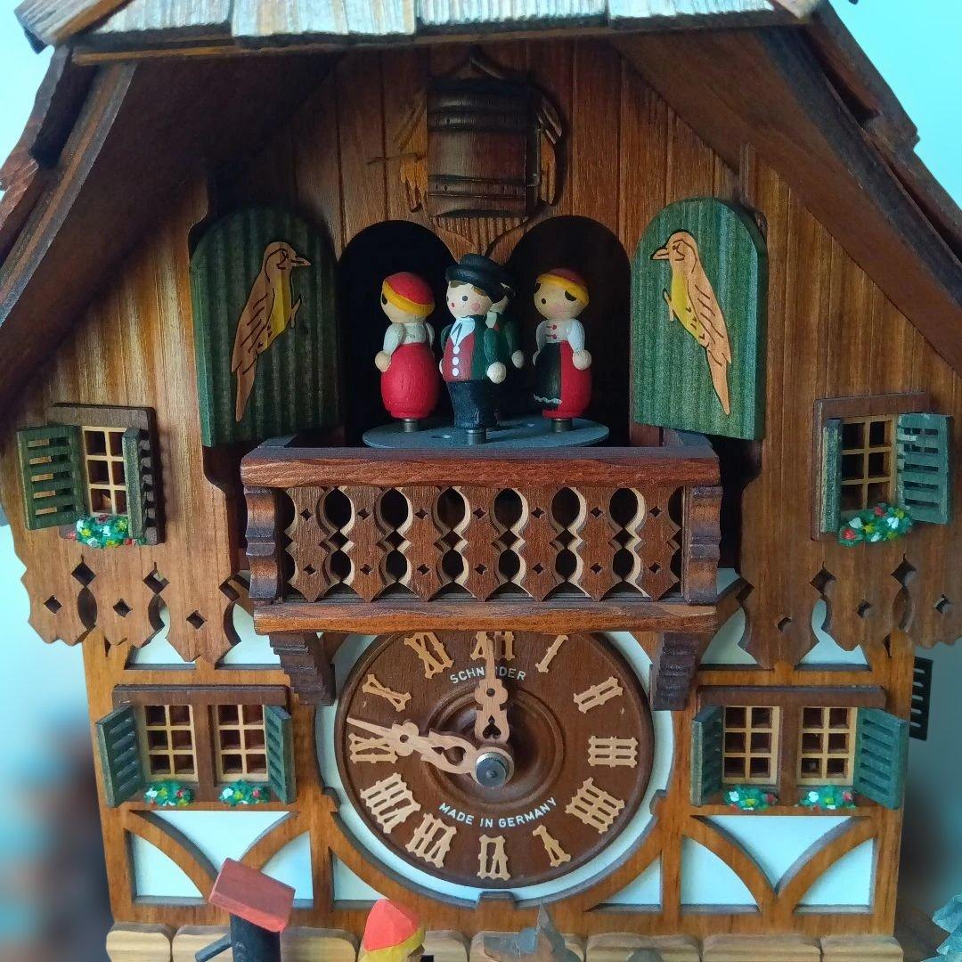 シュナイダー製 木製掛時計 動く人形付きジャンク品