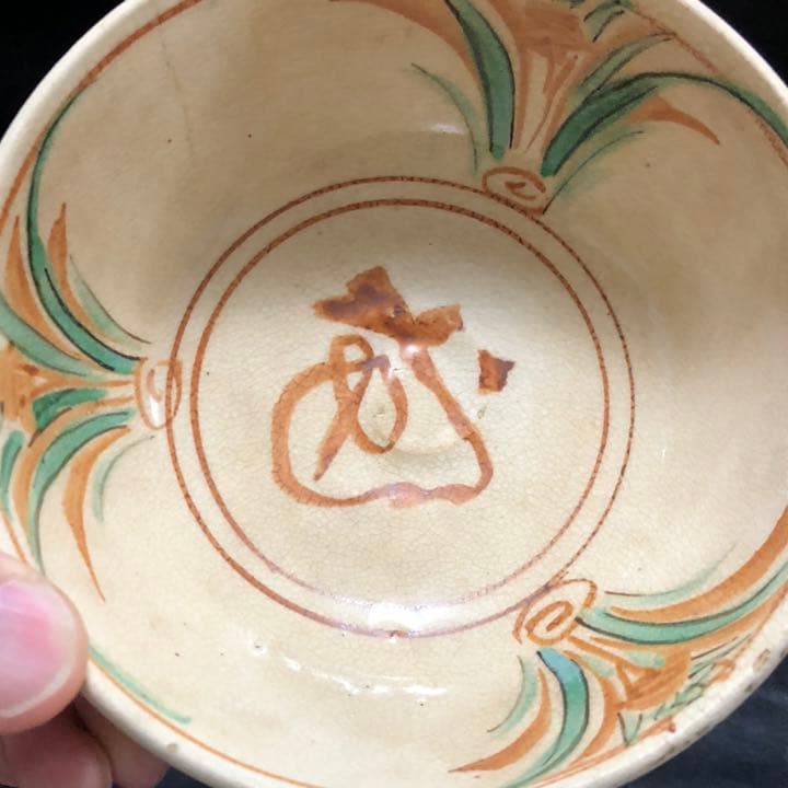 究極の美◼️蔵から美しい竹と菊とアヤメが描かれた抹茶茶碗が出て来ました。茶道具