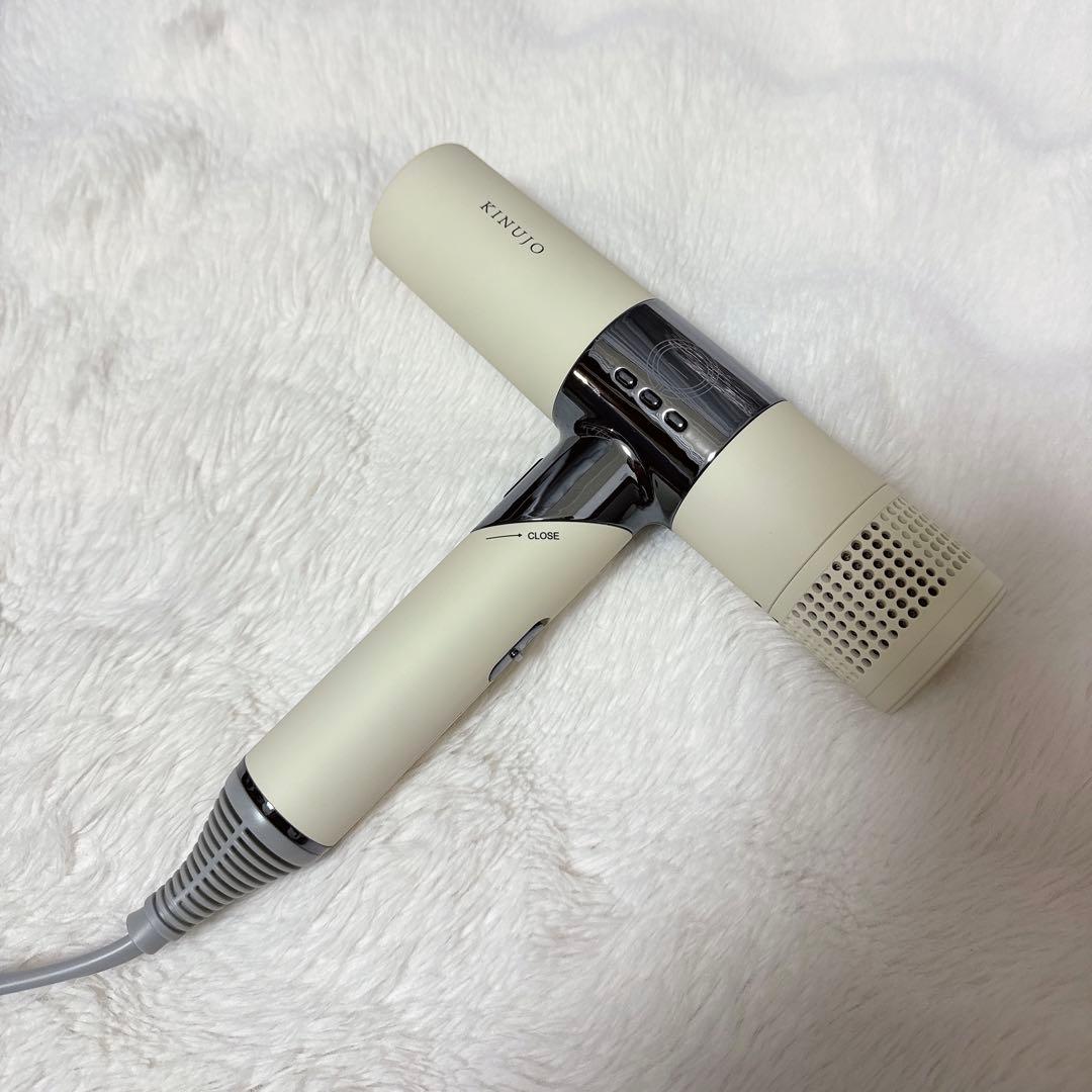 お値下げ中 KINUJO ヘアドライヤー ホワイト
