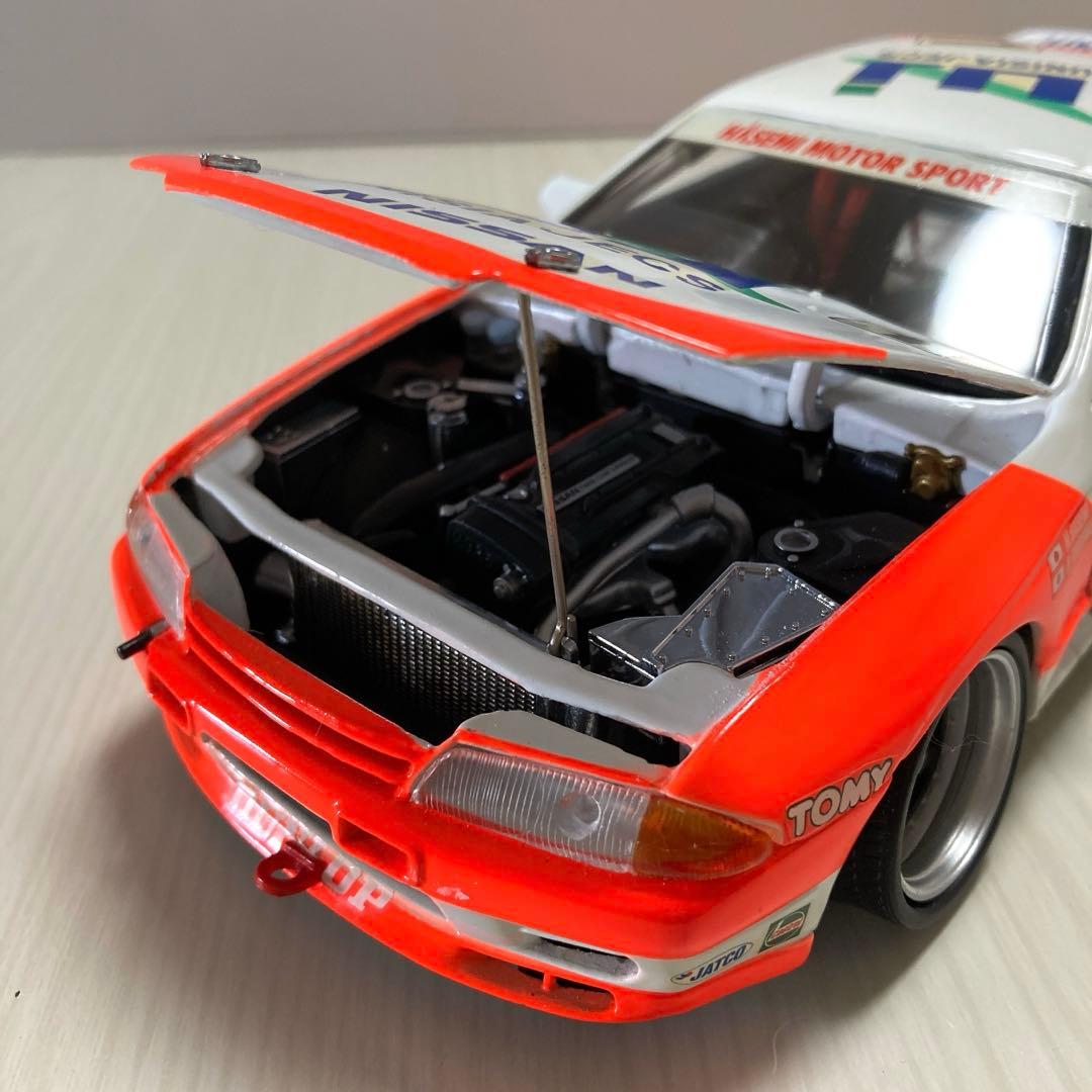 京商　1/18 UNISIA JECS SKYLINE