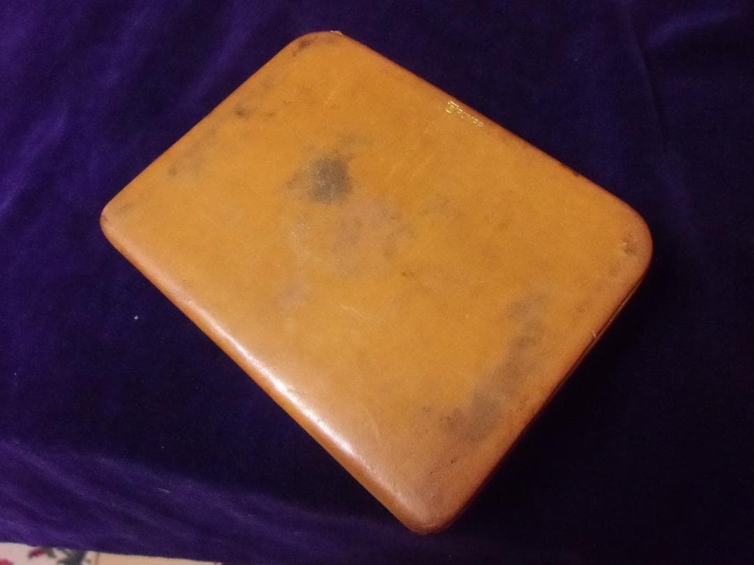 ＫＶランプ社/ＲＵＭＰＰ社製レザー/革製ジュエリーケース（実物）