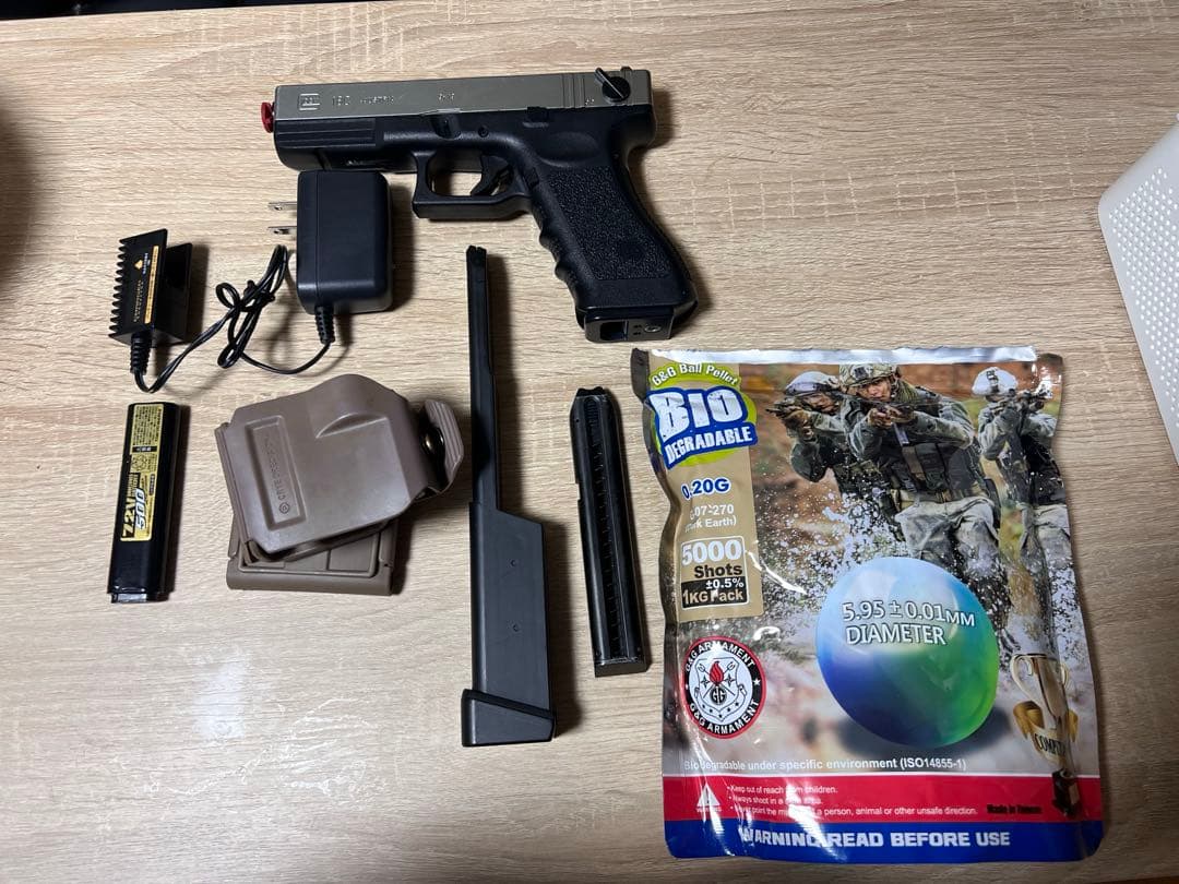 東京マルイ製　電動ハンドガン　グロック18C　ホルスター　ロングマガジンセット