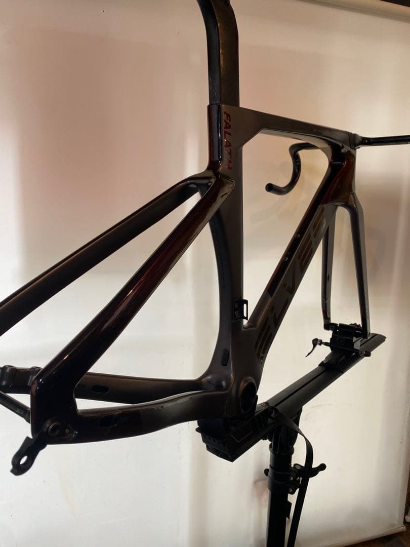 ELVES カーボンロードバイクフレーム ブラック「りる」