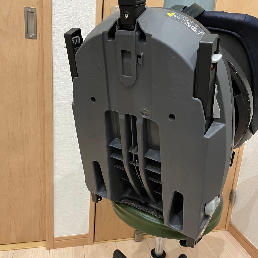 【美品】Combi クルムーヴ シンプライト ISOFIX トイザらス限定