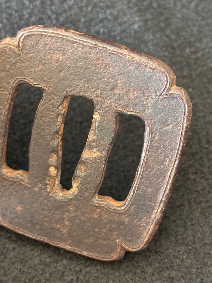 古美術　鉄地刀鍔　古刀剣装具　　時代物　25CA