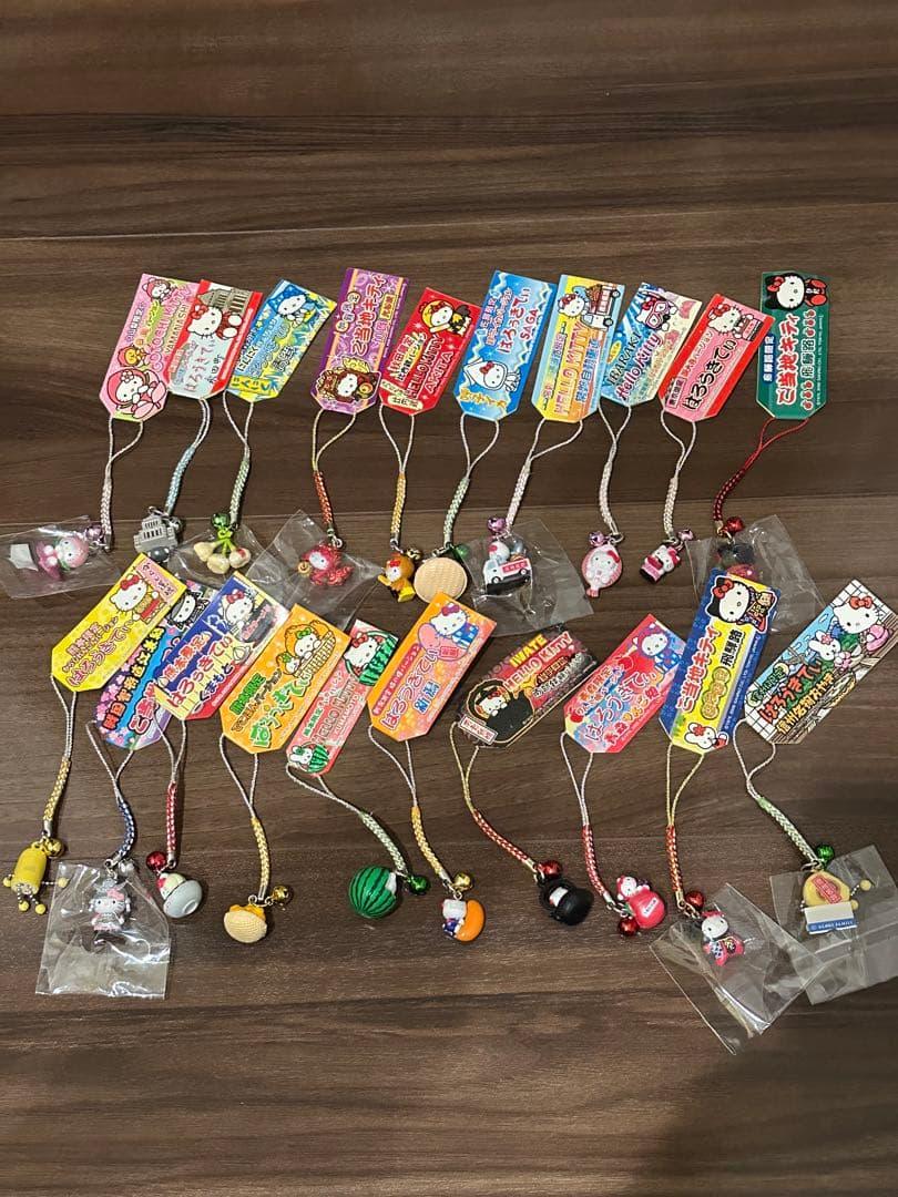 バラ売り不可　キティちゃん　根付け　ストラップ　ご当地　レア　廃盤もの多数