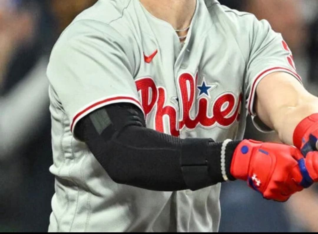 肘サポーター BAUERFEIND 大谷翔平 - メルカリ