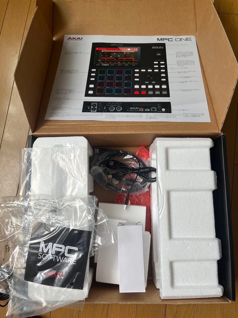AKAI MPC One サンプラー外箱 アダプタ付