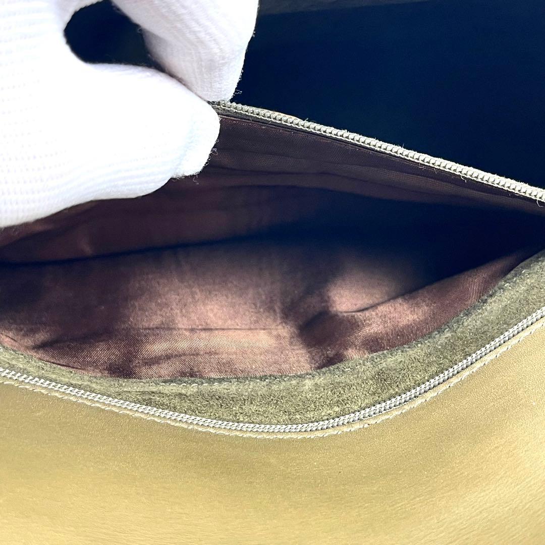 グッチ　ショルダーバッグ　ビンテージ　レザー　極美品　レディース　希少色