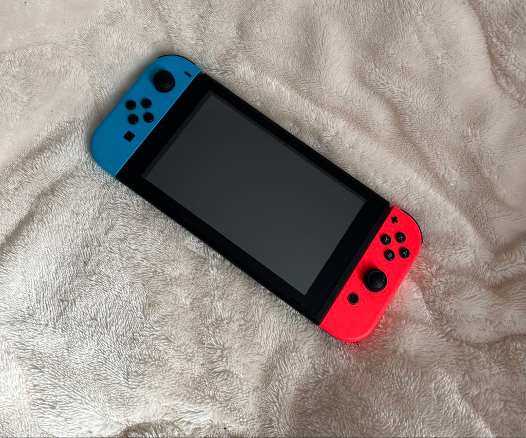 Nintendo Switch 中古 付属品あり。