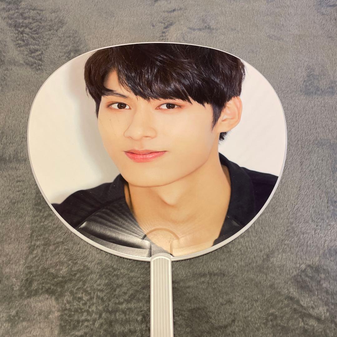 ジュン うちわ まとめ売り - メルカリ