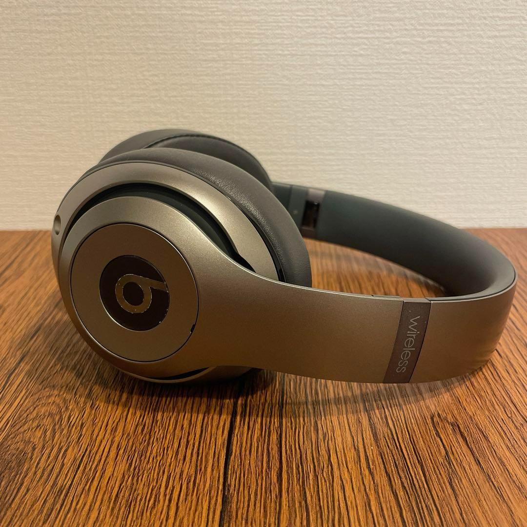 《希少カラー》BEATS STUDIO WIRELESSチタニウム