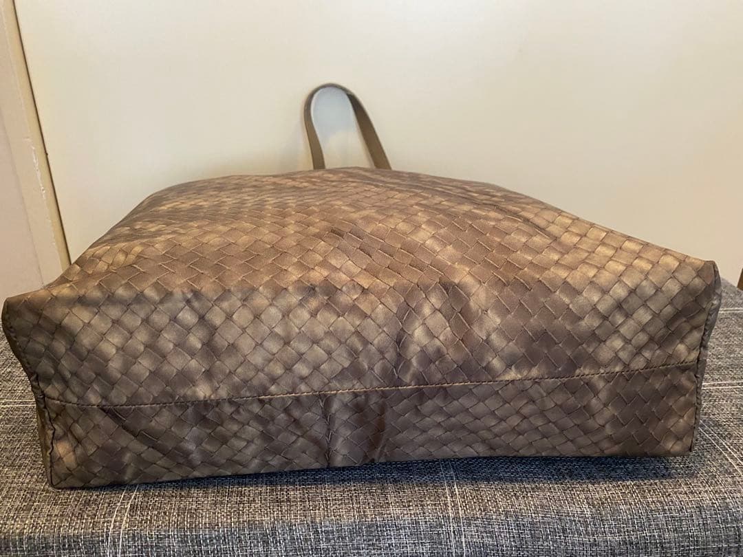 BOTTEGA VENETA ボッテガヴェネタ　イントレッチオリュージョン