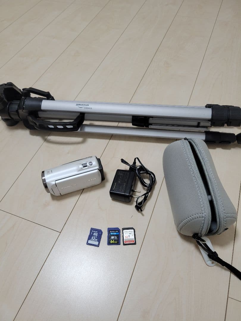 美品　Panasonic HC-V480MS ビデオカメラ・三脚セット