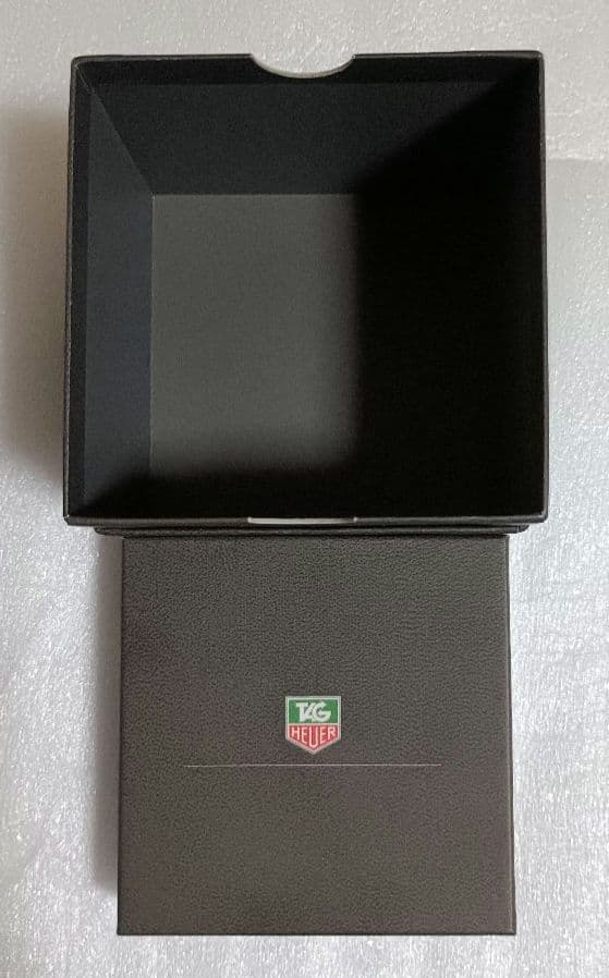 TAG Heuer プロフェッショナル 200m 腕時計ケース＆カード付。