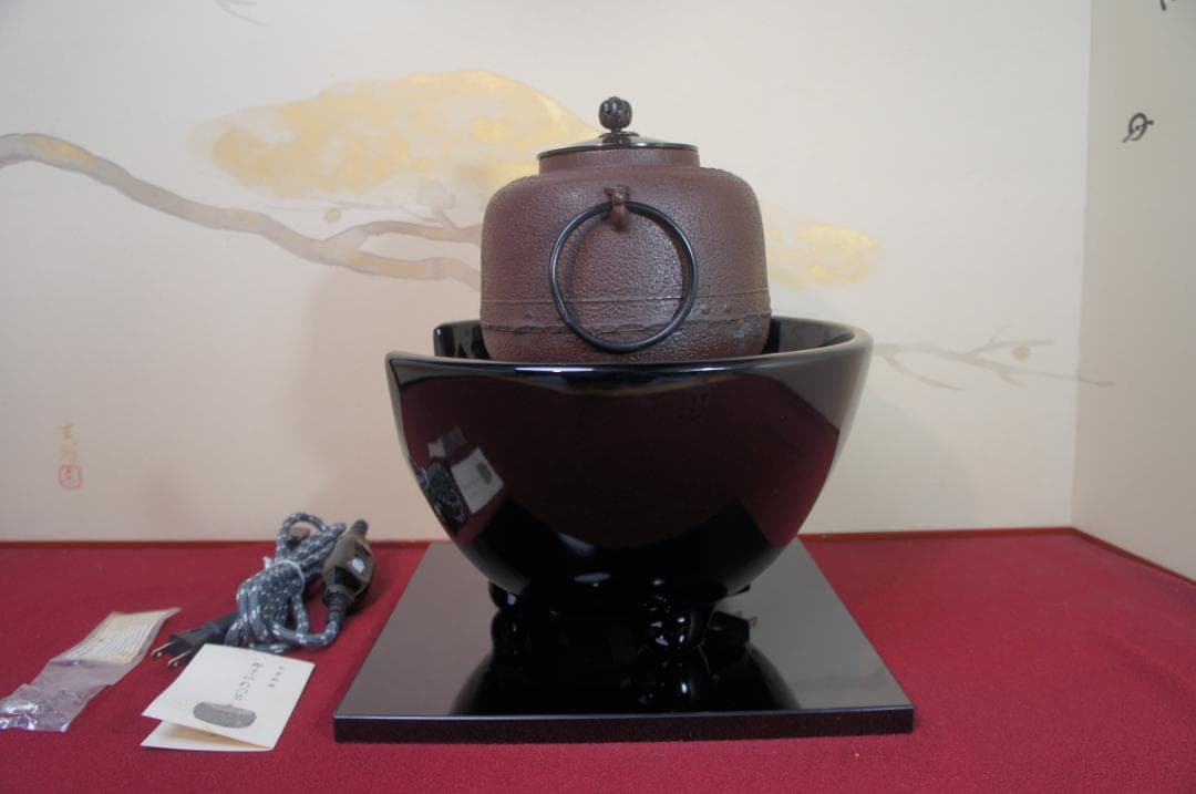 ☆ 美品 茶道具 野々田 真塗(紅鉢型)風炉型 電熱器 萬代屋釜 敷板送料