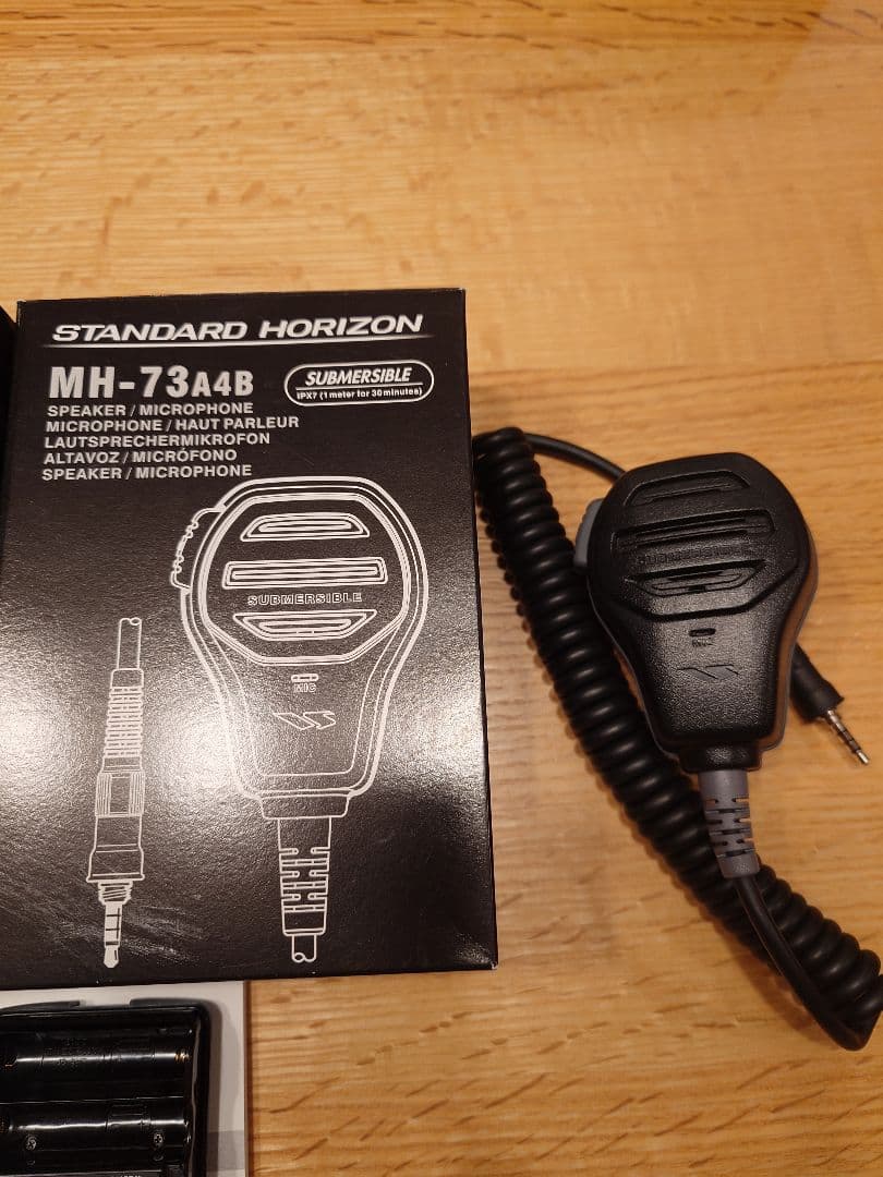 美品 八重洲無線VX-6standard 2セット 別売りマイク、短アンテナ付き