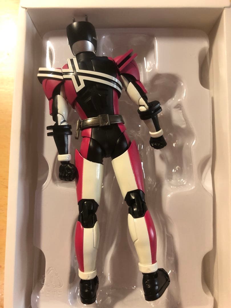 フィギュアーツ 真骨彫 仮面ライダーディケイド(ネオディケイドライバーVer.)