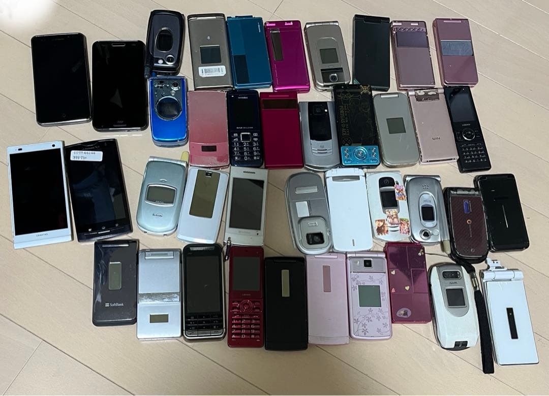 ガラケー 40台 まとめ売り