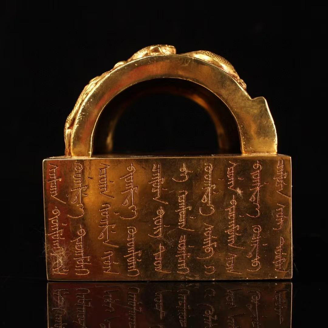 中国古美術・旧蔵鎏金の拱形印鑑玉璽・純銅细密彫・鏨刻・置物・書道具・文房具・風水