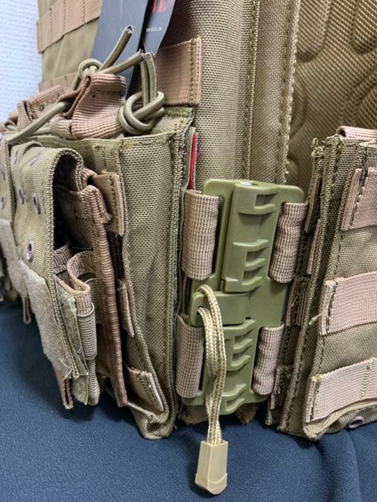 プレートキャリア タンカラー サバゲー 装備