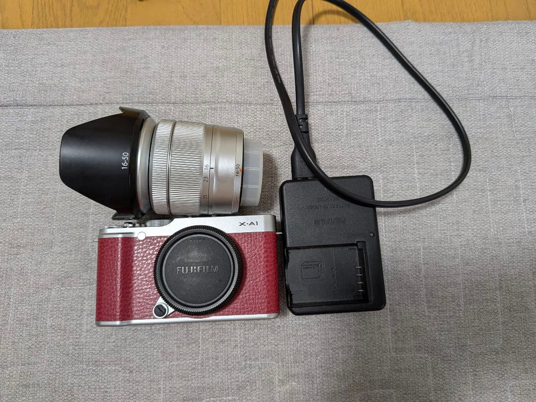 FUJIFILM X-A1 レッド 標準ズームレンズ 本体